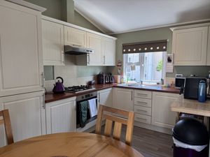 Kitchen/Diner- click for photo gallery